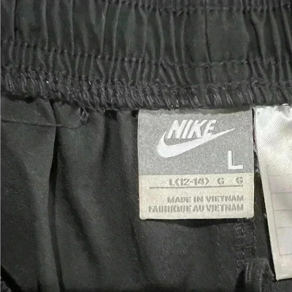 Nike athletic shorts - Picture 3 of 5
